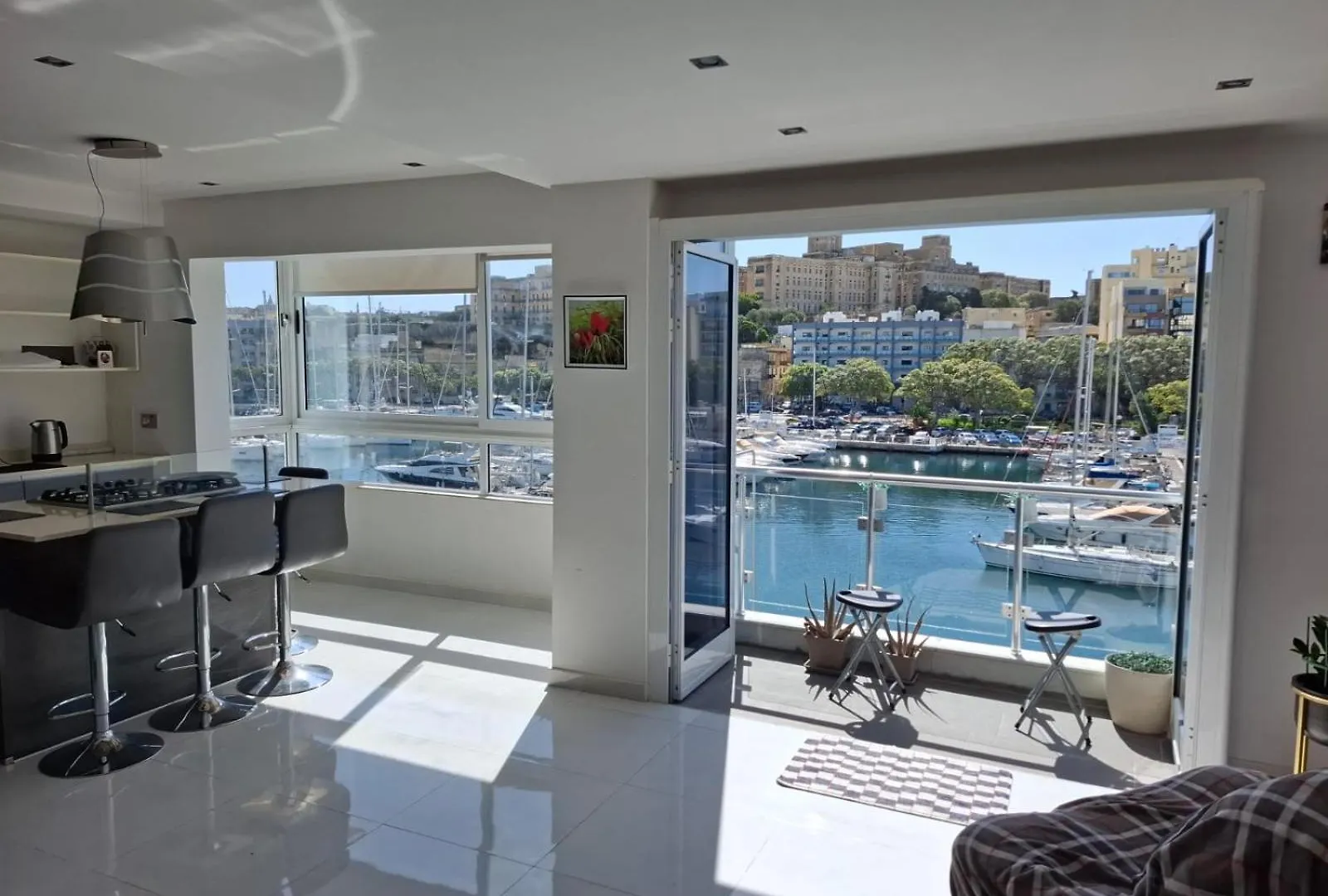 Luxury Seafront Apartment 3Br Ta Xbiex 0*,  Malta